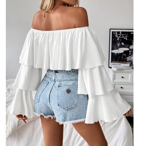 Boho Off Shoulder Ruffle Bell Long Sleeve Cropped Top - Picture 3 of 8